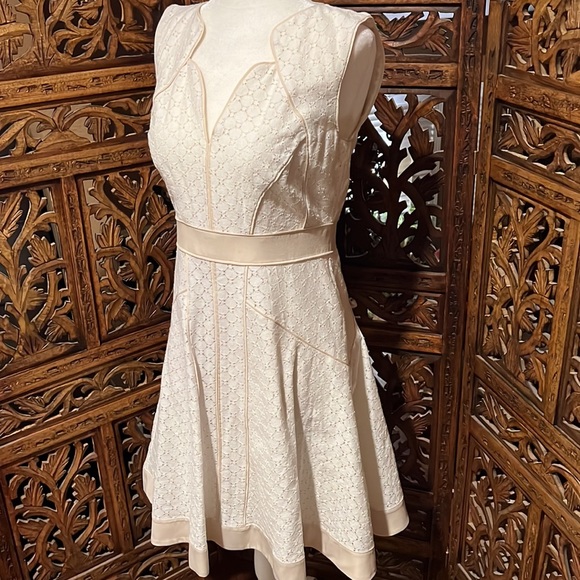 ANN TAYLOR - Picture 3 of 6